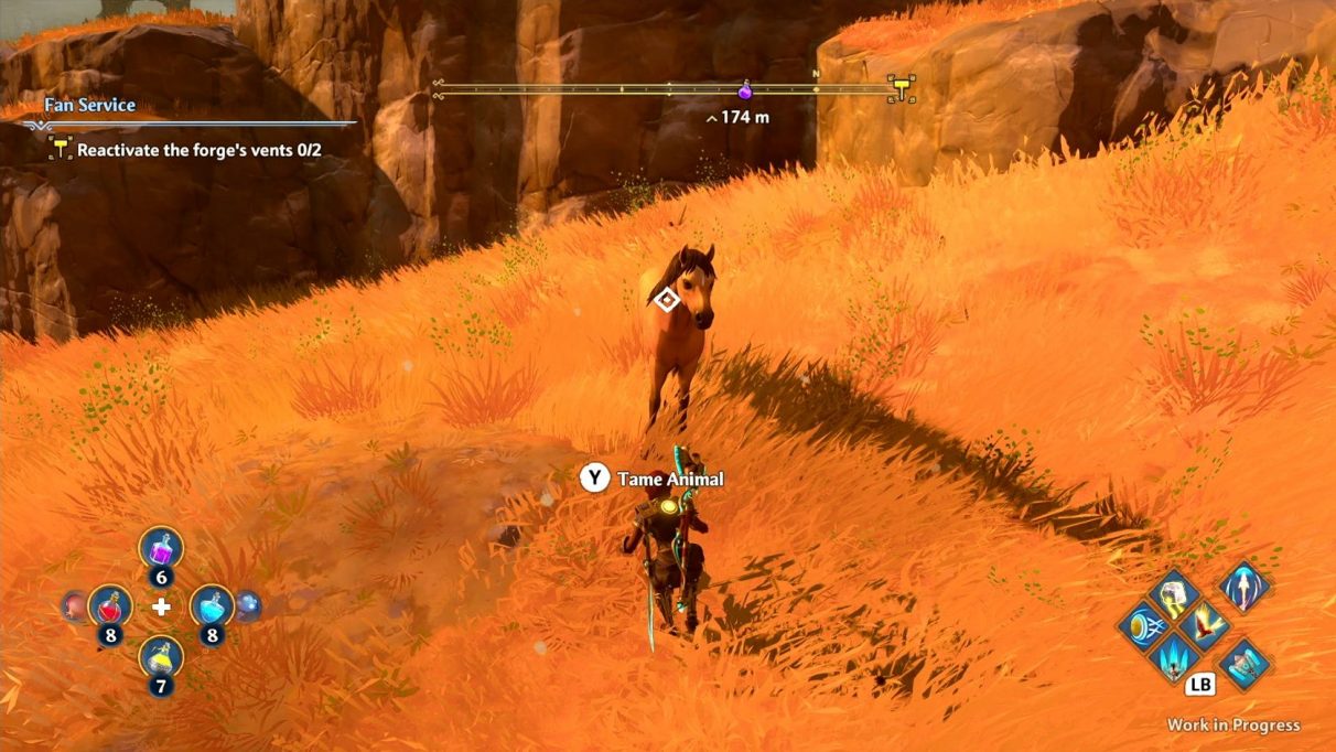 Una captura de pantalla de Immortals Fenyx en aumento que muestra al personaje jugador Fenyx acercándose sigilosamente a un caballo salvaje para domesticarlo.