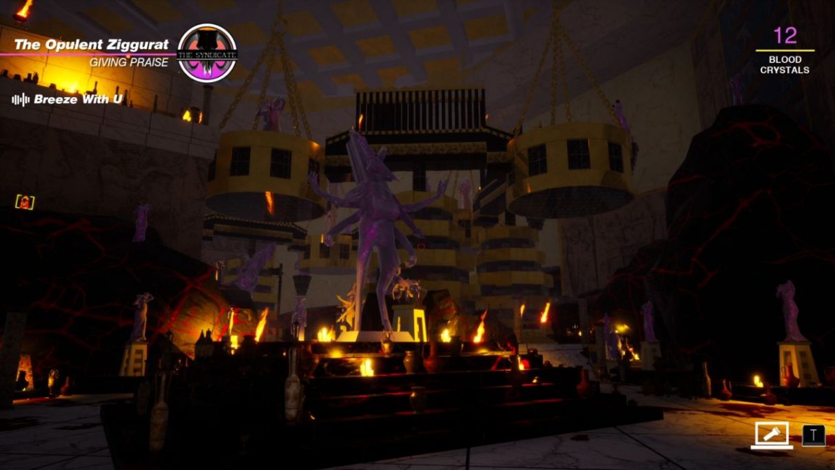 Una captura de pantalla que muestra The Opulent Zigurat en Paradise Killer, una gran habitación llena de pequeños altares y estatuas llamativas, todas cubiertas de sangre y oro.  Tiene una gran energía pegajosa, pero con la matanza encima.