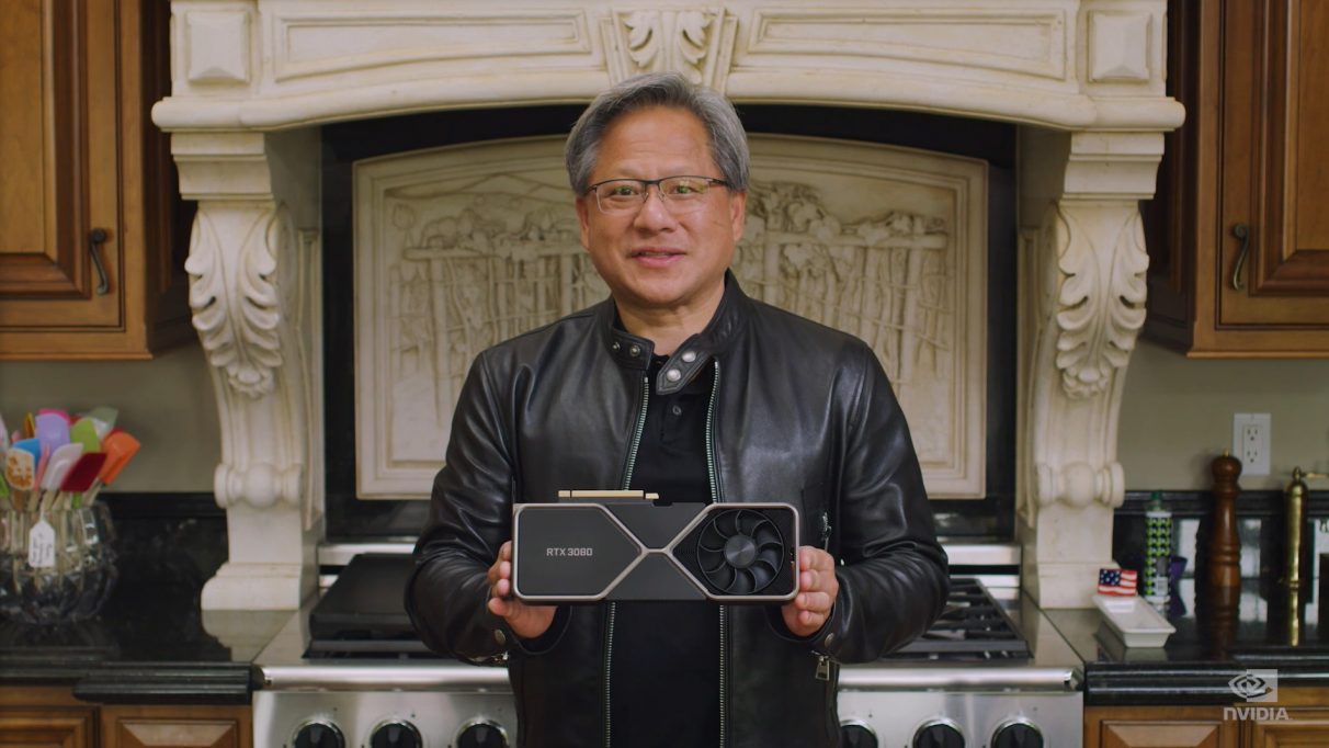 Una foto que muestra al CEO de Nvidia, Jensen Huang, sosteniendo el nuevo RTX 3080.